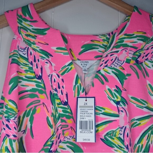Crown & Ivy Pink Tropical V-Neck Top - Picture 6 of 7